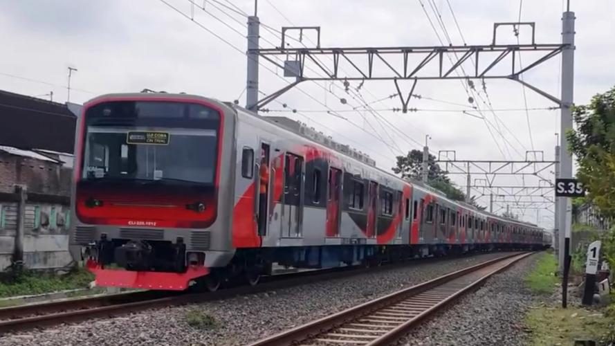 電車貨運(yùn)火車電車貨運(yùn)火車圖片