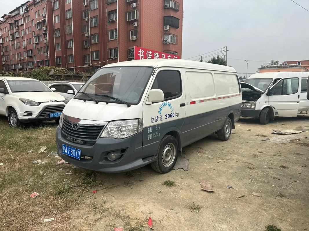 大金龍貨運(yùn)大金龍貨運(yùn)版面包車