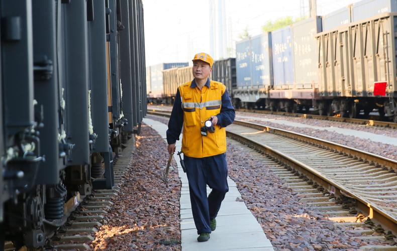 貨運(yùn)列車 電力貨運(yùn)列車 電力設(shè)計(jì)規(guī)范